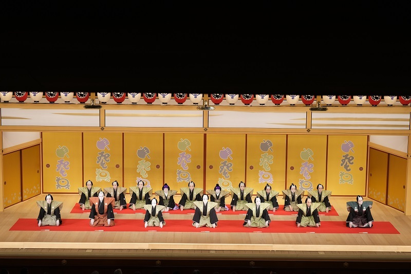 夜の部『口上』（左より）中村梅玉、市川團十郎、尾上菊之助、八代目尾上菊五郎、七代目尾上菊五郎、尾上松緑、片岡仁左衛門