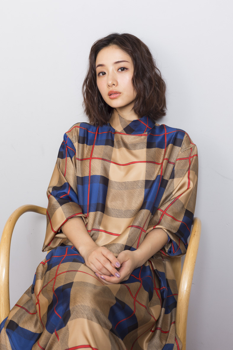 石原さとみ『密やかな結晶』 撮影＝山越隼