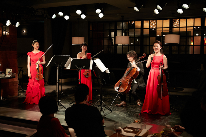 （左から）鈴木舞、伊藤亜美、内田麒麟、安達真理