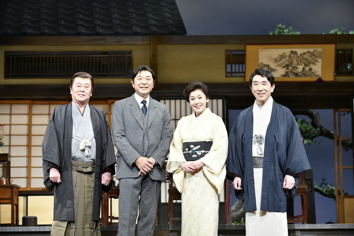 (左から）風間杜夫、高橋克実、大竹しのぶ、段田安則