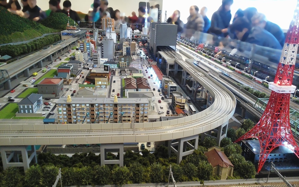 北陸新幹線延伸 鉄道模型ジオラマ　※画像は糸魚川ジオステーション内ジオラマです (C)DDF