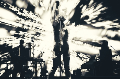 椎名林檎、デビュー25周年記念3ヵ月連続WOWOW特集決定　2013年オーチャードホール公演や 最新全国ツアーなど放送