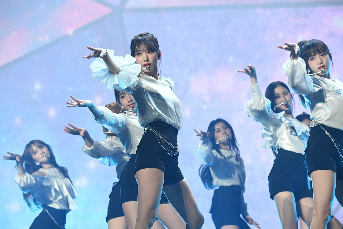 IZ*ONE (C)OFF THE RECORD