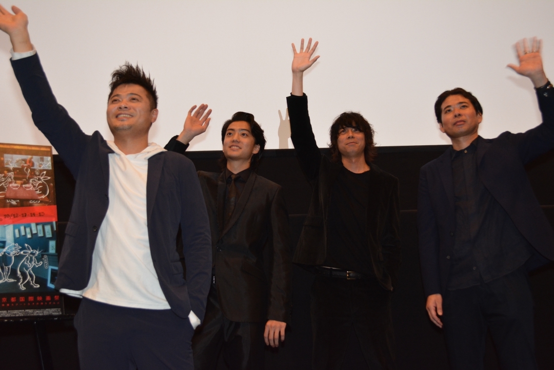 左から、佐田正樹、健太郎、カナタタケヒロ（LEGO BIG MORL）、山口義高監督