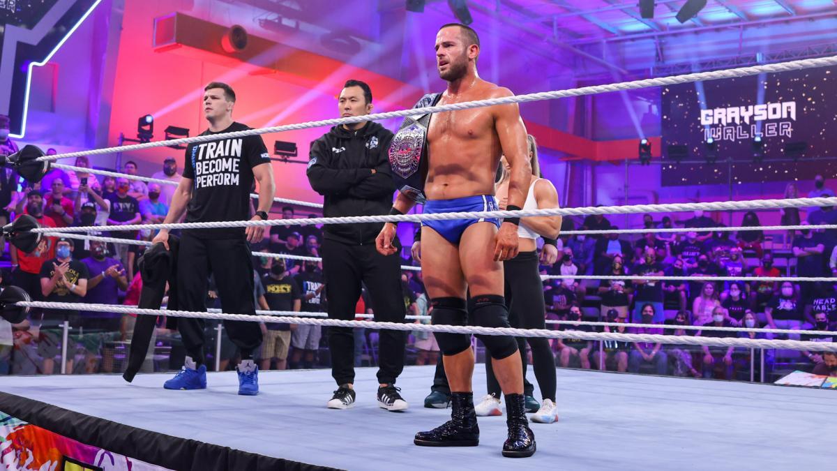 チャンピオンになったストロング (c)2021 WWE, Inc. All Rights Reserved