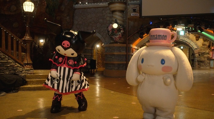 (C)'76,'90,'96,'99,'01,'05,'09,'21 SANRIO APPROVAL No.P1203031