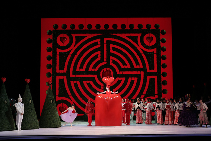 Alice’s Adventures in Wonderland© by Christopher Wheeldon  （撮影：長谷川清徳）