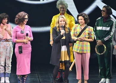 劇団四季、ミュージカル『バック・トゥ・ザ・フューチャー』　原作映画キャストがカーテンコールに登場