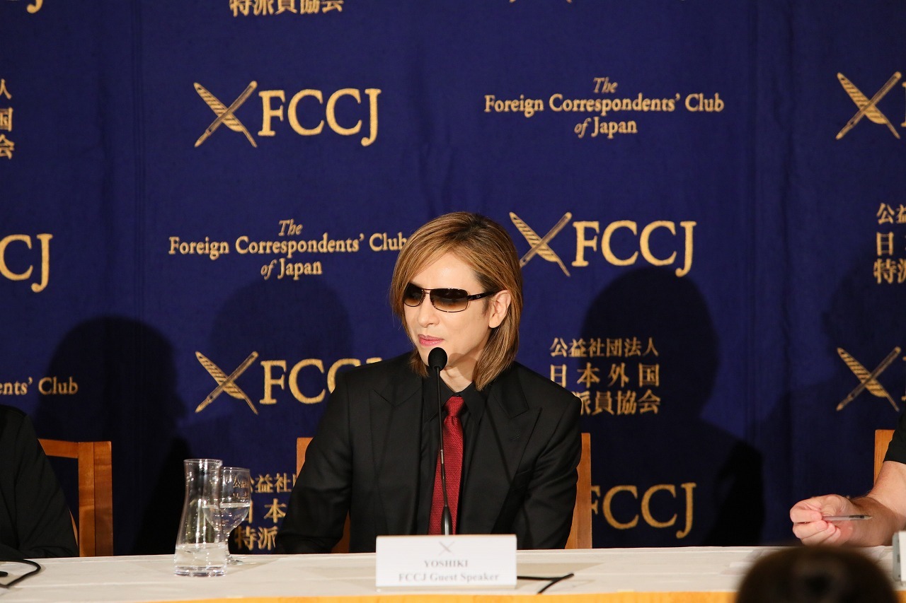 YOSHIKI