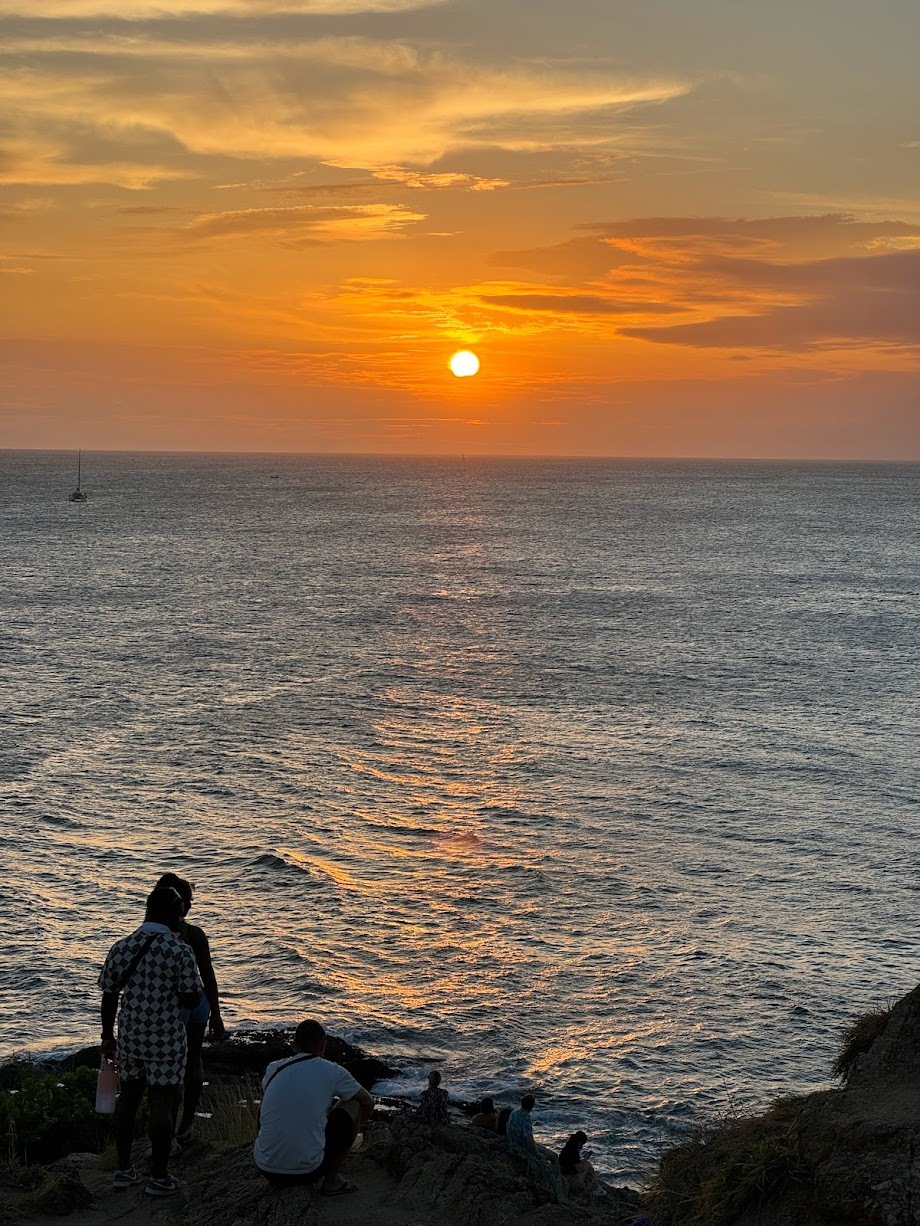 岬の夕日（細かい場所は特定できませんでした）（土井）