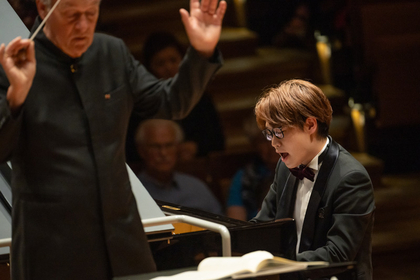 石井琢磨、万雷の拍手に迎えられ堂々ベルリンデビュー！ 名門ベルリン交響楽団との共演、現地レポート＆写真が到着