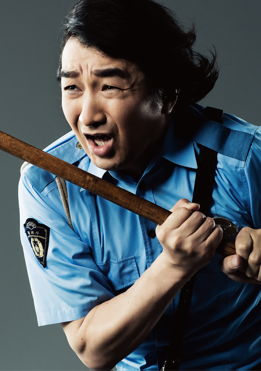 向島三四郎役　池田鉄洋  Ⓒ秋本治・アトリエびーだま／集英社 Ⓒ舞台版「こちら葛飾区亀有公園前派出所」製作委員会2016