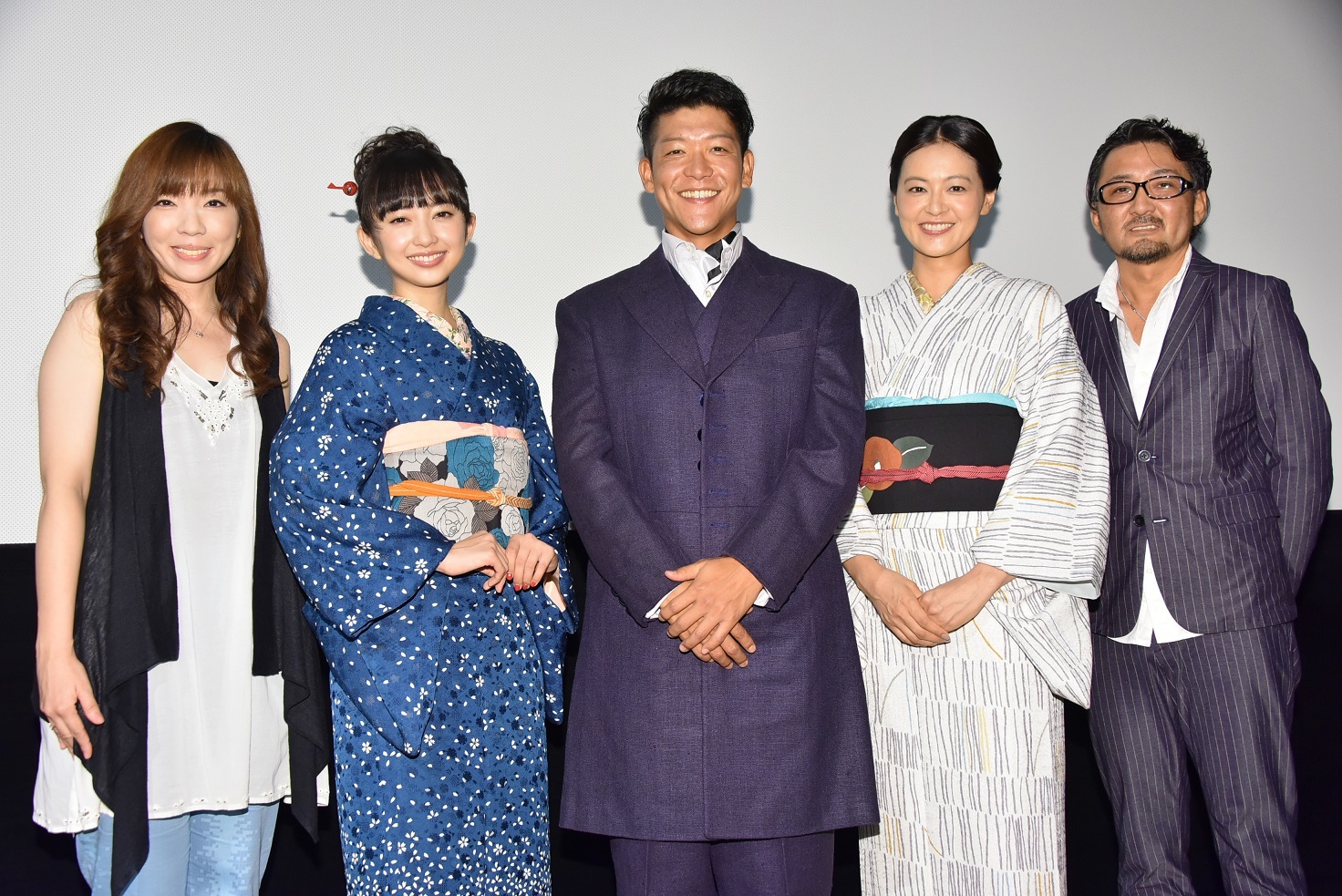 左から、mayo(岡本真夜)、小宮有紗、駿河太郎、黒谷友香、宮野ケイジ監督 撮影＝石井隼人