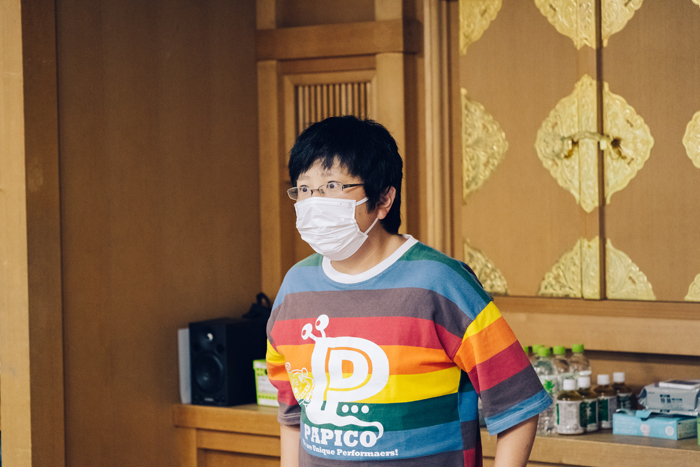 新名基浩 （稽古場写真：伊原正美）
