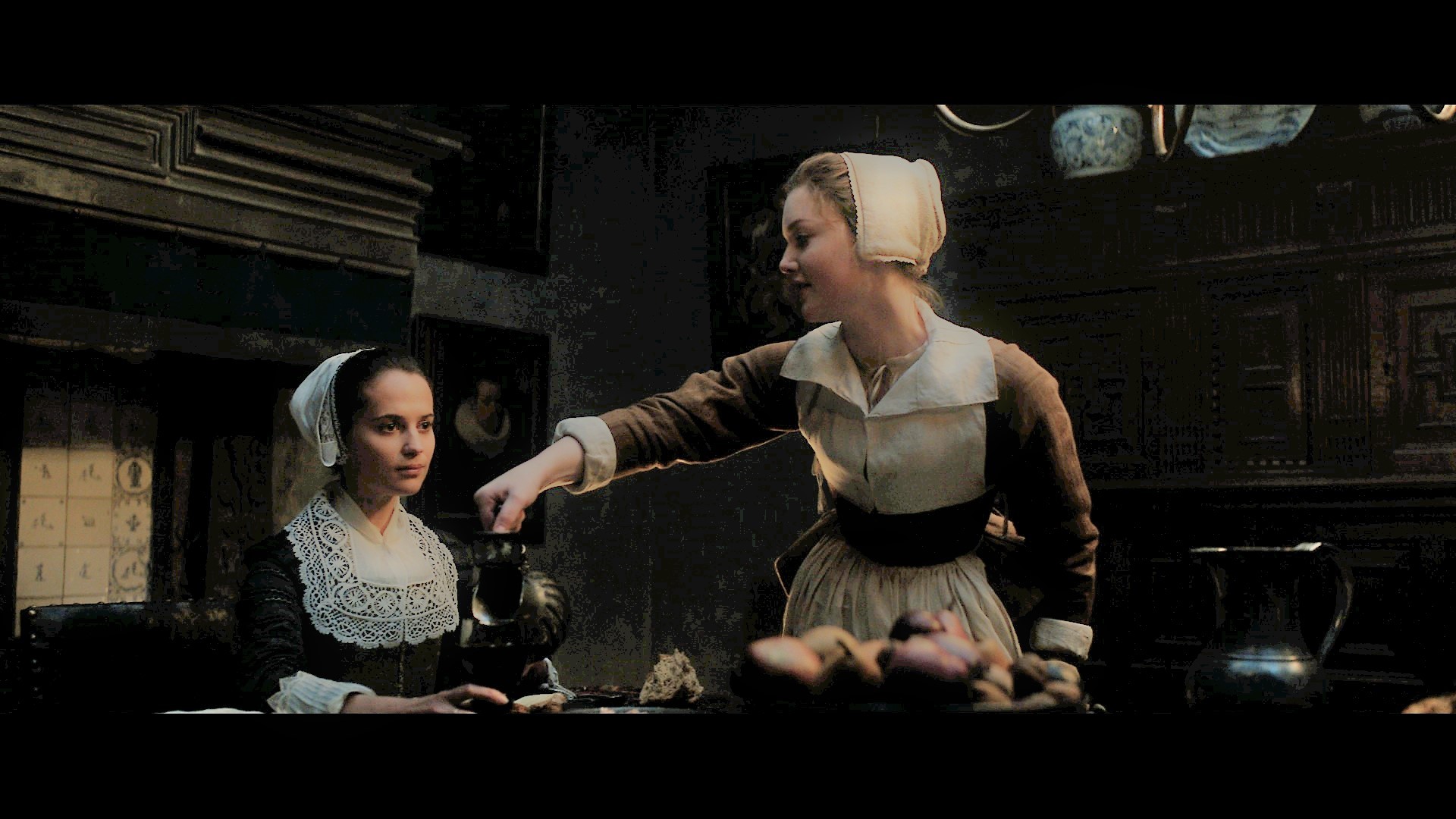 映画場面写真 女主人と女中 (C) 2017 TULIP FEVER FILMS LTD. ALL RIGHTS RESERVED.