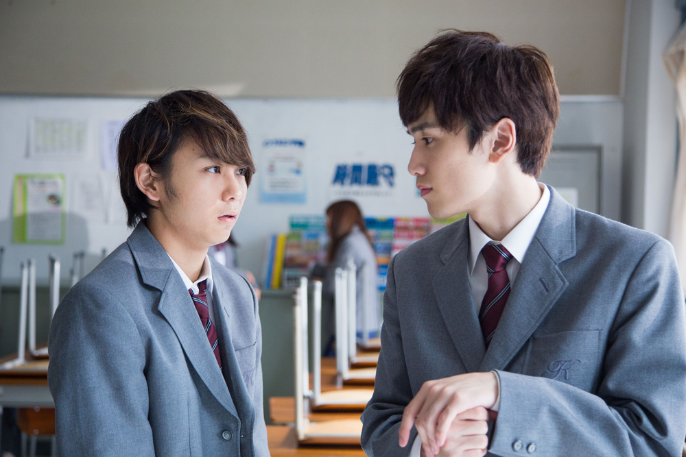 左から、須賀健太、川籠石駿平 （C）2017「ダブルミンツ」製作委員会 （C）中村明日美子／茜新社