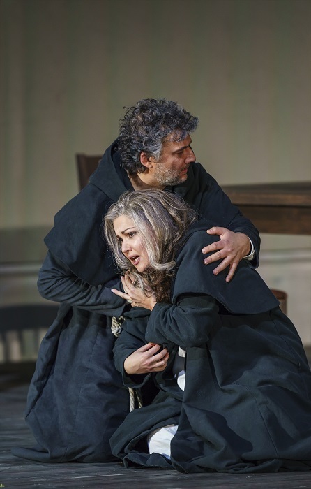 THE ROYAL OPERA HOUSE LA FORZA DEL DESTINO_PRODUCTION IMAGE Anna Netrebko as Leonora, Jonas Kaufmann as Don Alvaro