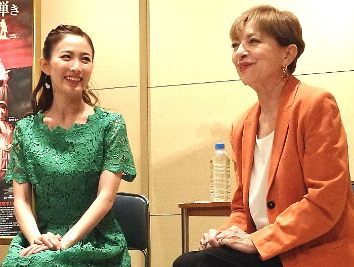右から、鳳蘭、実咲凜音