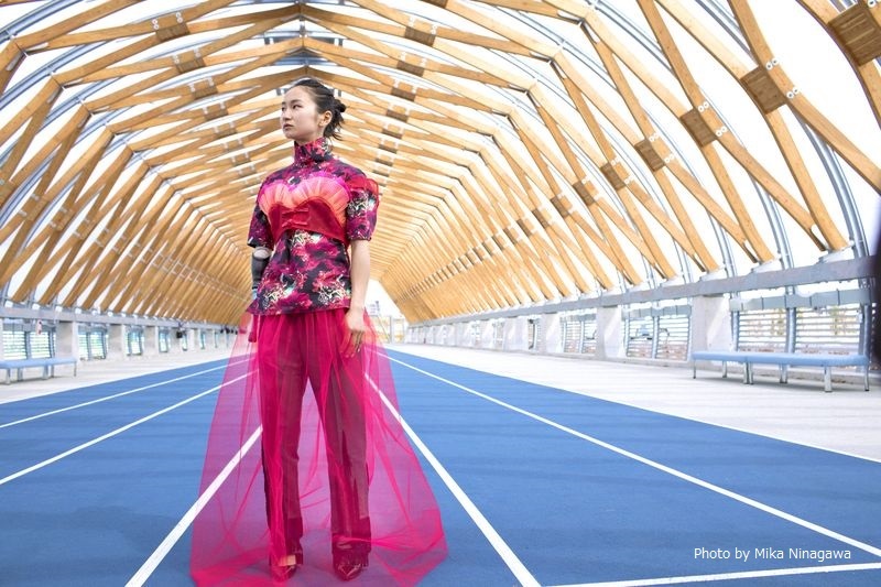 辻沙絵選手（陸上女子短距離）の蜷川実花による撮り下ろし写真