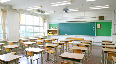 ボケ展示場所：世田谷ものづくり学校301教室（2−A）の机の上