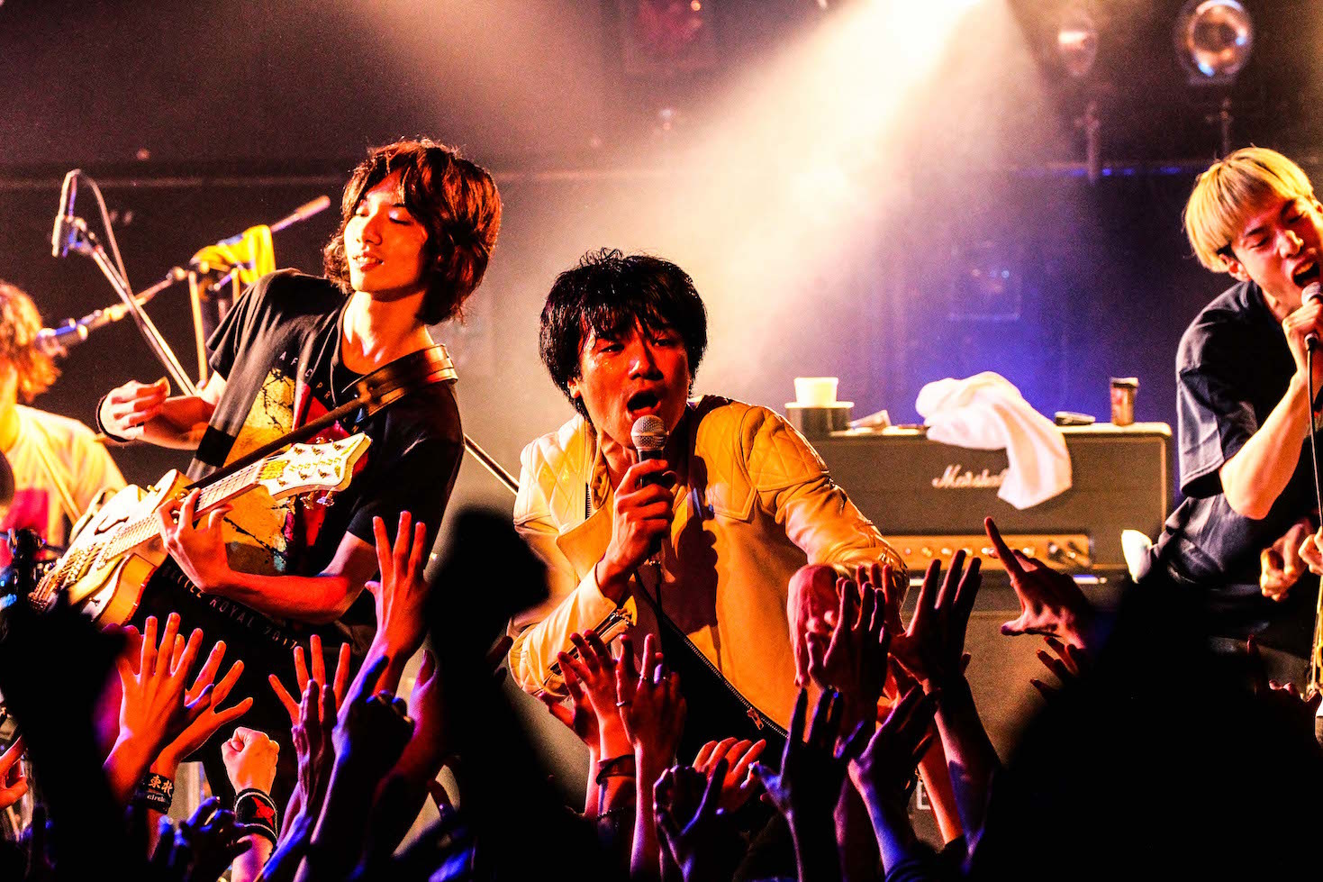『BATTLE ROYAL』a flood of circle VS 爆弾ジョニー Photo by 渡邉一生（SLOT PHOTOGRAPHIC）