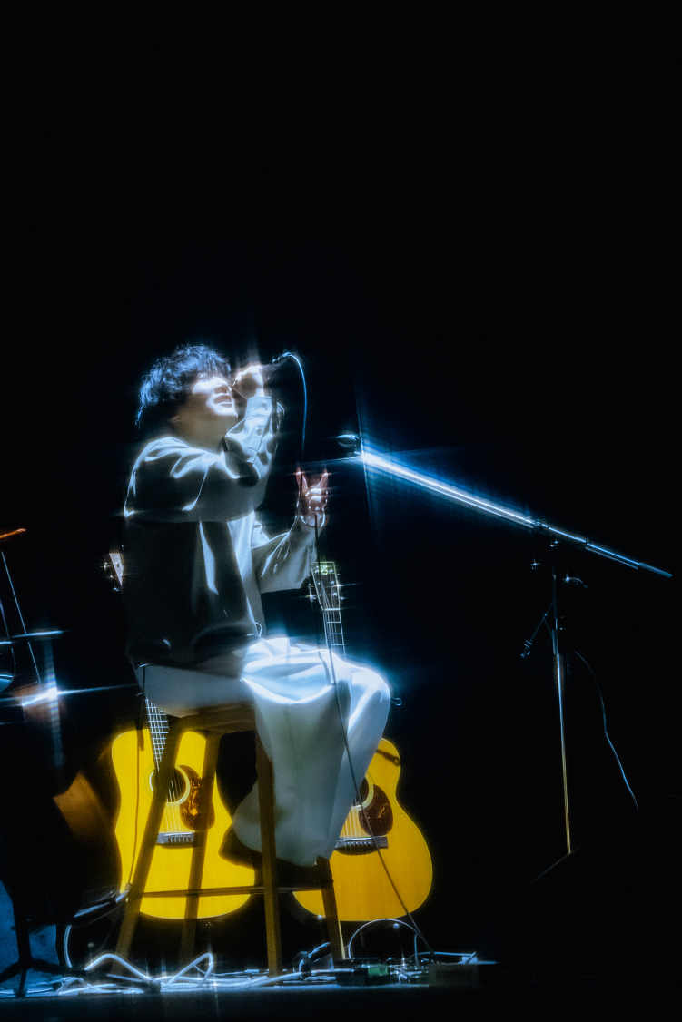石崎ひゅーい『石崎ひゅーい TOUR 2025-2026 Season2 -Acoustic Set-』 Photo=Goku Noguchi
