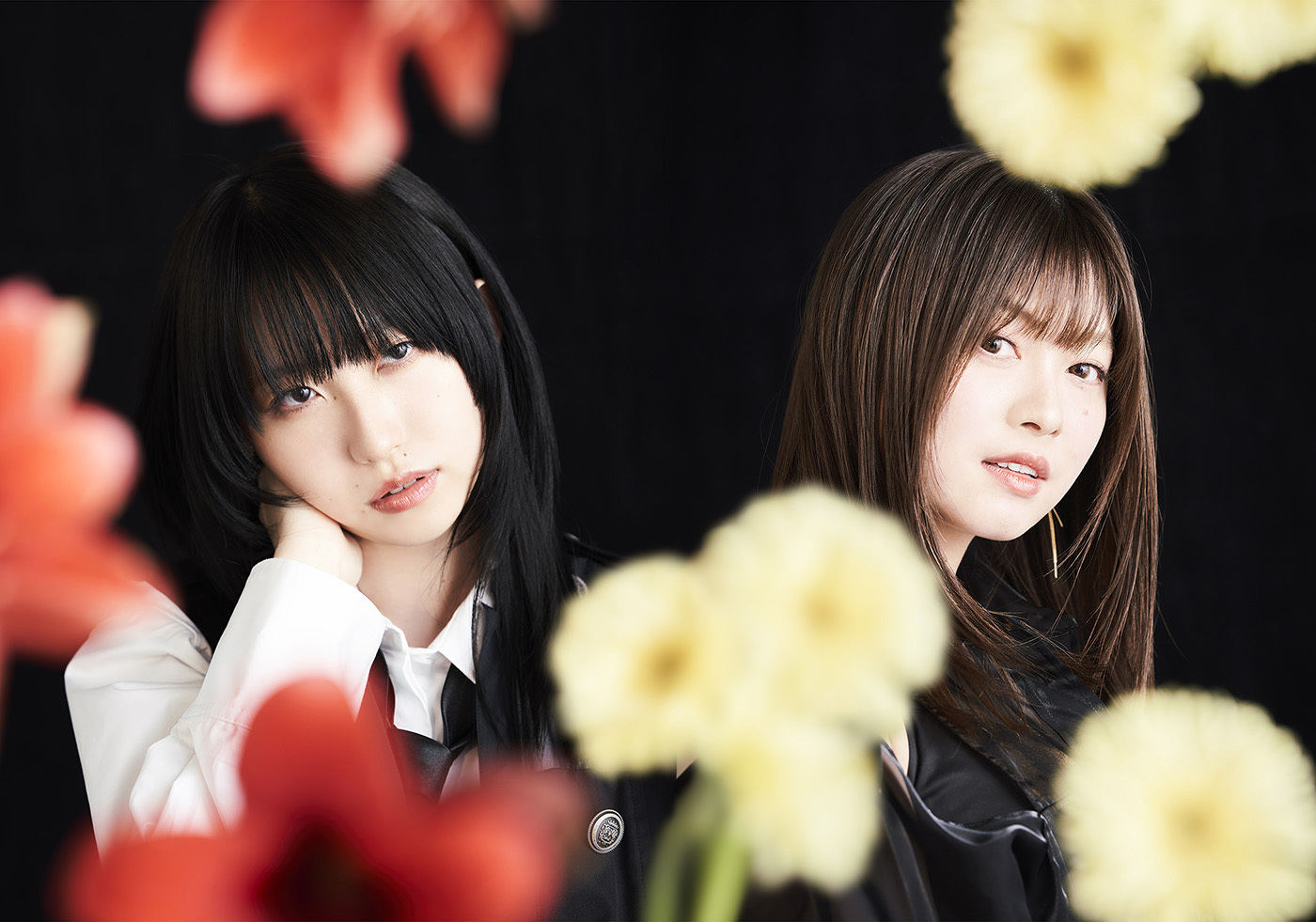 左からXAI、鈴木このみ