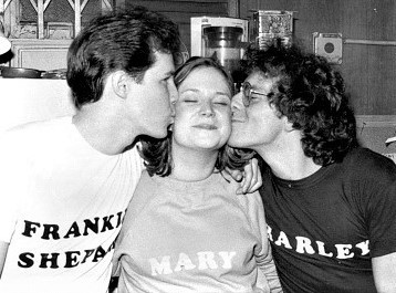 『メリリー・ウィー・ロール・アロング』初演（1981年）で、フランクを演じたジム・ウォルトン（左端）