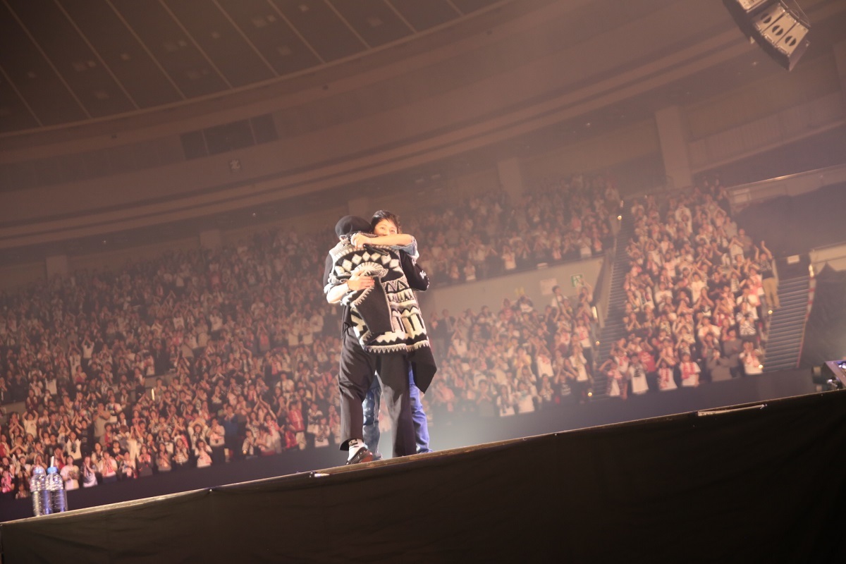 AK69 / UVERworld