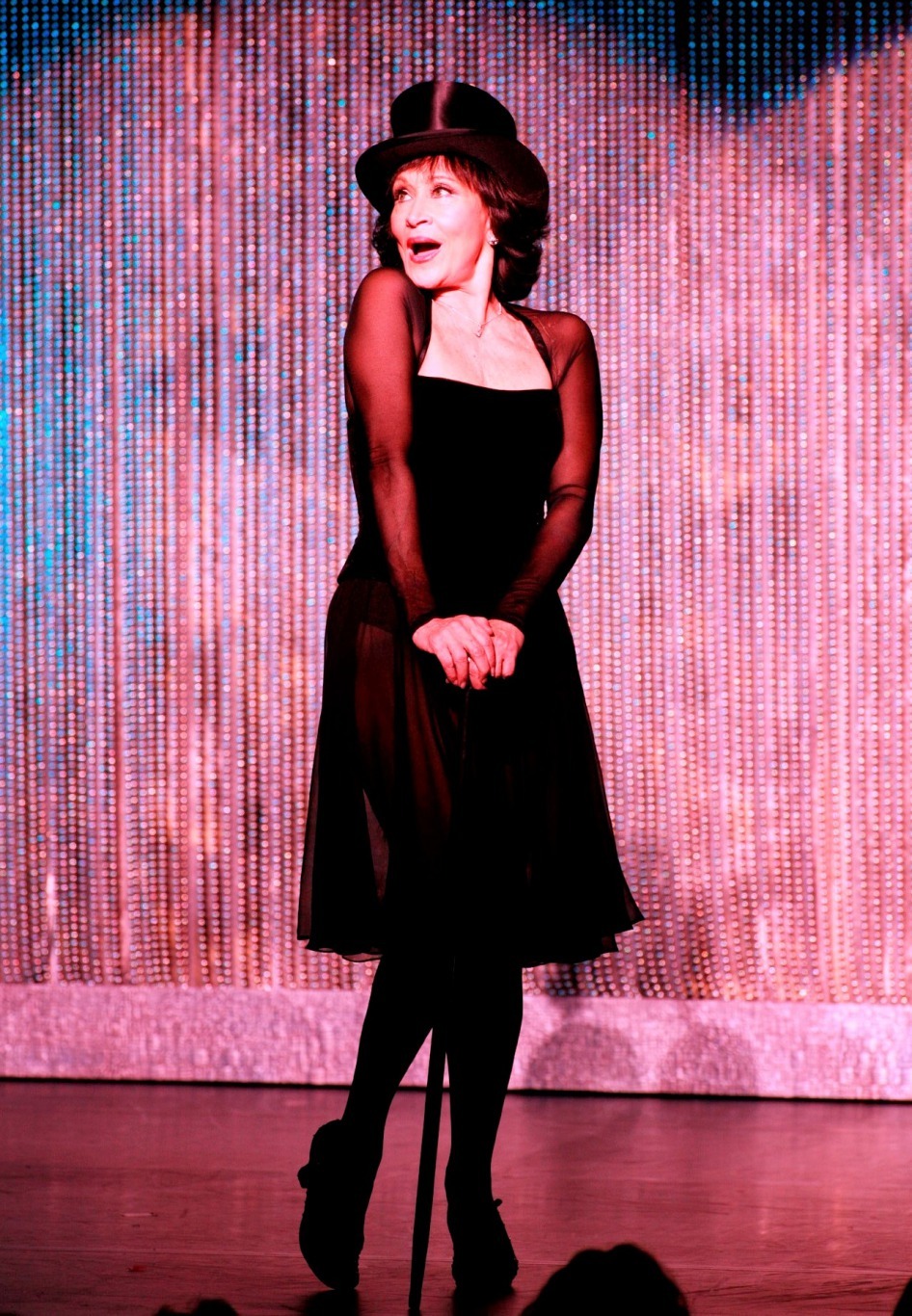 『チタ・リヴェラ／ザ・ダンサーズ・ライフ』（2005年）で、『シカゴ』の名曲〈ナウアデイズ〉を歌う。