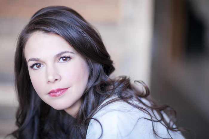 SUTTON FOSTER／サットン・フォスター