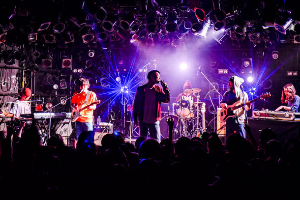 Suchmos「TOUR LOVE & VICE」4月23日に開催された渋谷CLUB QUATTRO公演の様子。（Photo by Shun Komiyama）