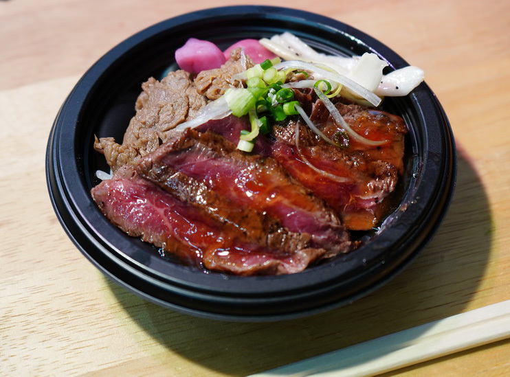 「米沢牛ステーキ丼」(山形県)