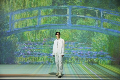 吉沢亮がゴッホや北斎の名画の世界に没入　『Immersive Museum TOKYO』明日より開幕