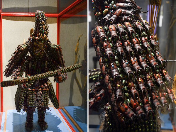 稲村米治《5000匹の昆虫の死骸で製作した新田義貞像》（左は全体、右は部分拡大）