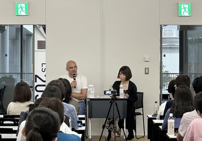 『桜の園』演出家ショーン・ホームズが明治大学にて特別講義を実施　成河&天野はなも登壇