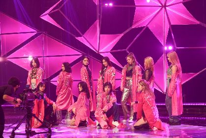 E-girls、ラストライブ開催を発表した『Specil LIVE & TALK Show』レポート　佐藤晴美「E-girlsで良かった」