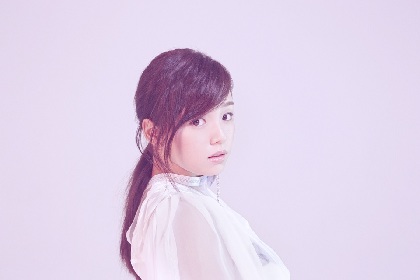 篠崎愛が今度は“良い子”に　新シングル「TRUE LOVE」のアートワーク＆収録内容を解禁