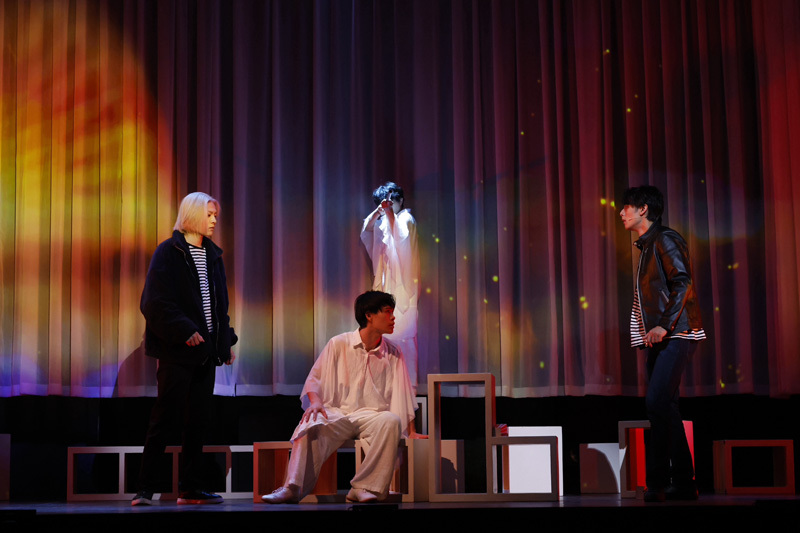 ©薫原好江・講談社/CONTEMPORARY STAGE「ケイ×ヤク」   撮影：小境勝巳