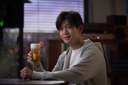 松下洸平、「アサヒ生ビール 」新CMキャラクターに就任　「元気を出して」鼻歌披露に「まさか自分が歌う側になるなんて」