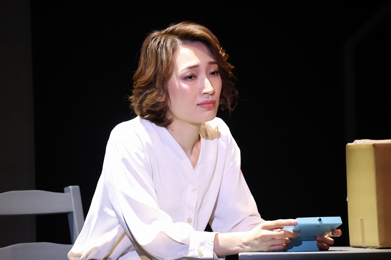 『ネクスト・トゥ・ノーマル』望海風斗 　　　写真提供：東宝演劇部