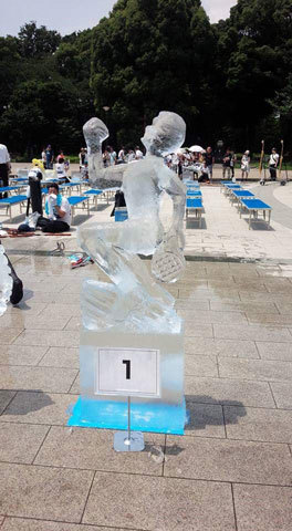 バファローズ選手が彫刻になる「氷像彫刻実演」（8月18日（土）開催）