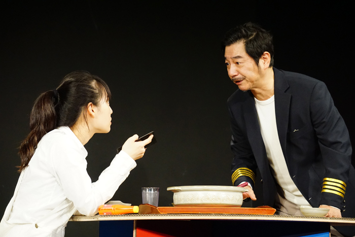（左から）中西悠綺、中村まこと（センター軍団）