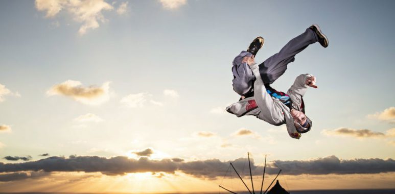 フランス発祥のエクストリームスポーツ「PARKOUR」（パルクール）のパフォーマンスも披露される