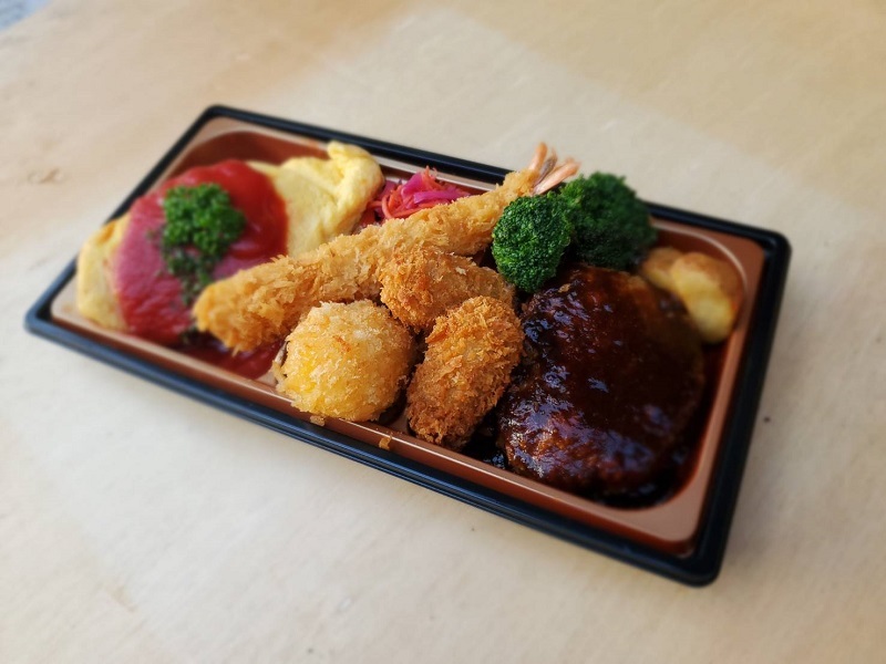 新作歌舞伎特製ノベルティ付・〈リッチクリームコロッケ東京〉観劇弁当 ¥3,700