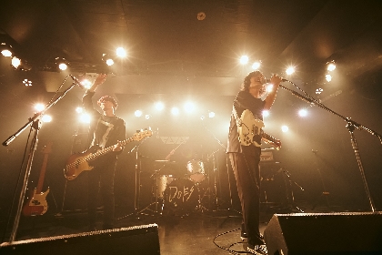 DOES、復活後初の有観客ワンマンライブ『(R)evenge FEVER』で約1年半越しのリベンジ果たす