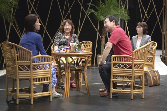 9/17～22に上演する、青年団『眠れない夜なんてない』。青年団は他にも『ヤルタ会談』（9/9～14）、『思い出せない夢のいくつか』（9/19～21）を上演。　