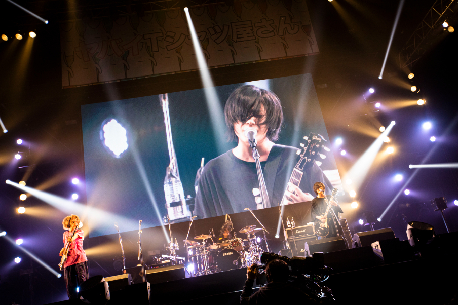 ヤバイTシャツ屋さん 大阪城ホールワンマンライブ『まだ早い。』 撮影=オイケカオリ／日吉“JP”純平／ハヤシマコ