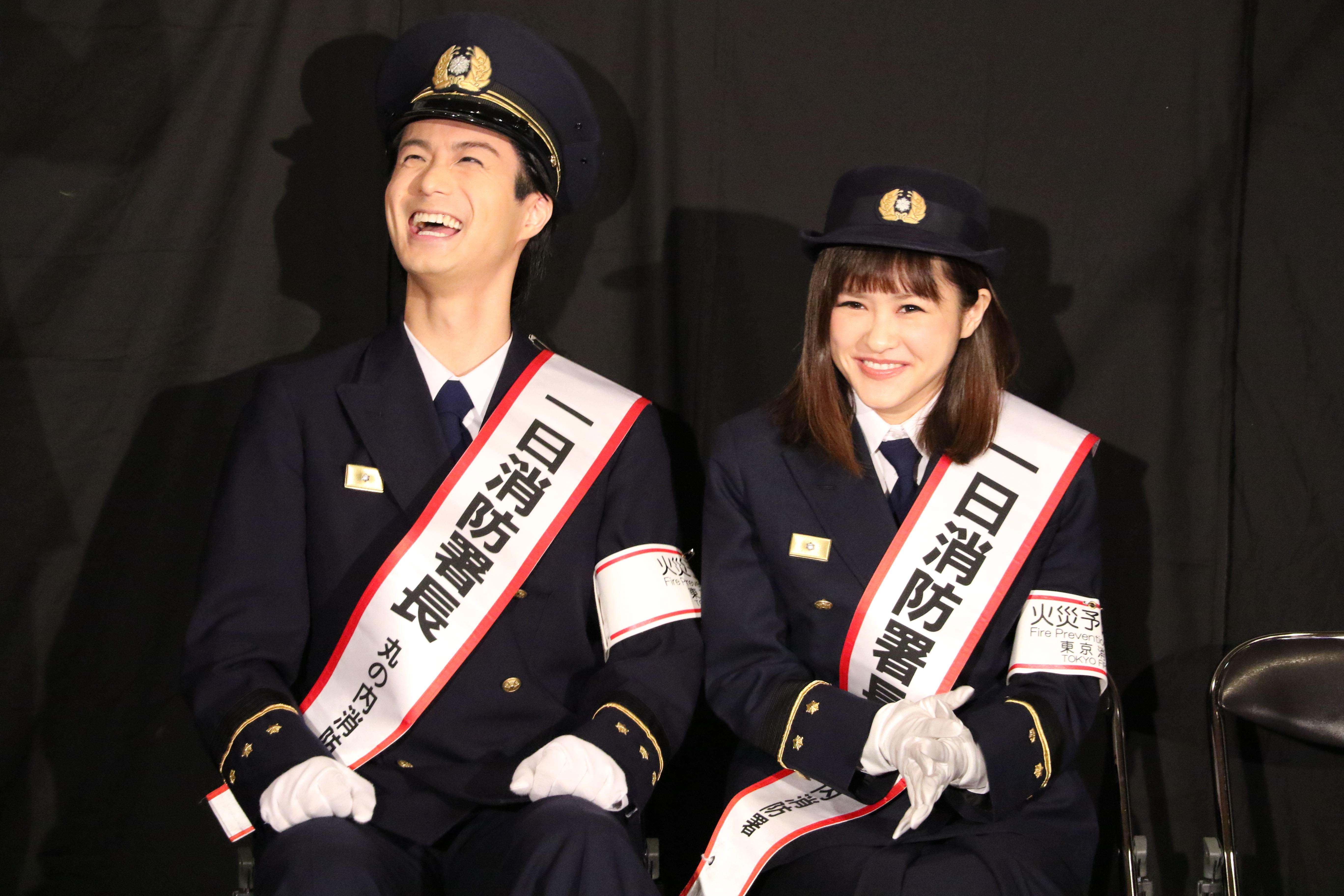 スタッフのコミカルな演技に思わず笑顔が溢れる田代万里生と昆夏美