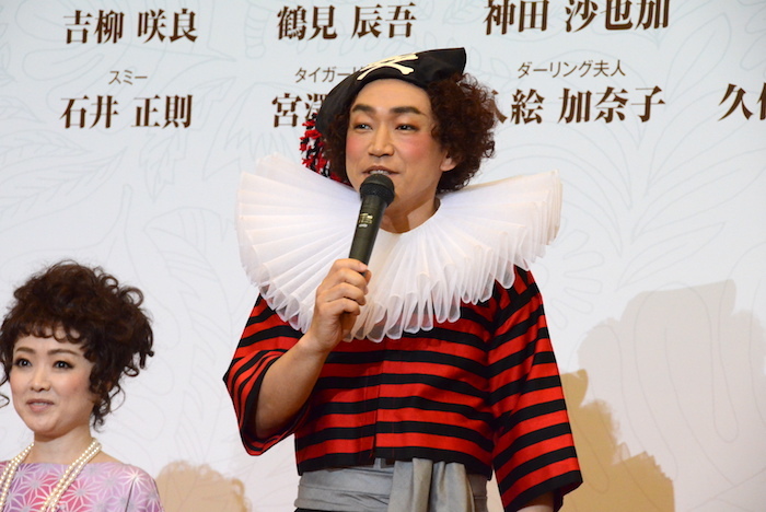 製作発表会見で話す石井正則